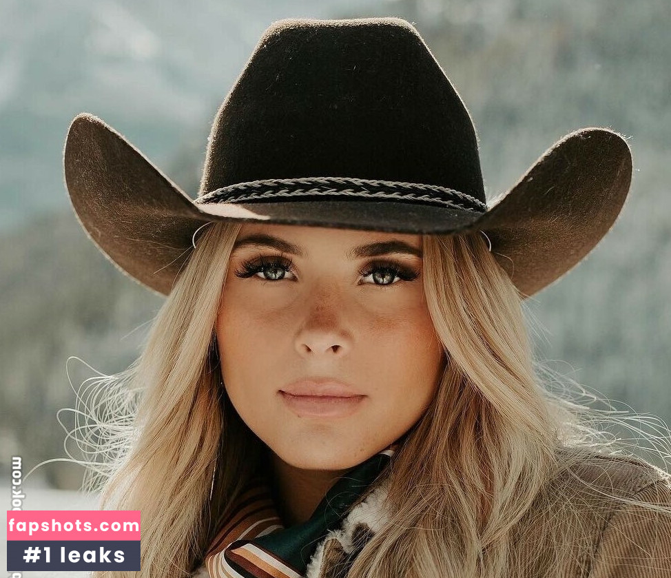 Chloe Trujillo Nude Leaks OnlyFans Photos #19 - LeakJerk