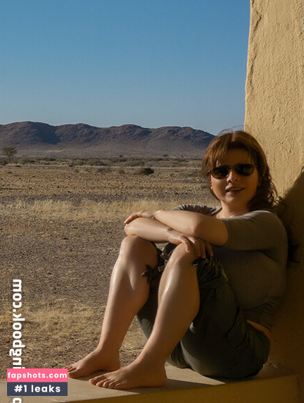 Chloe Vevrier gallery photo #561