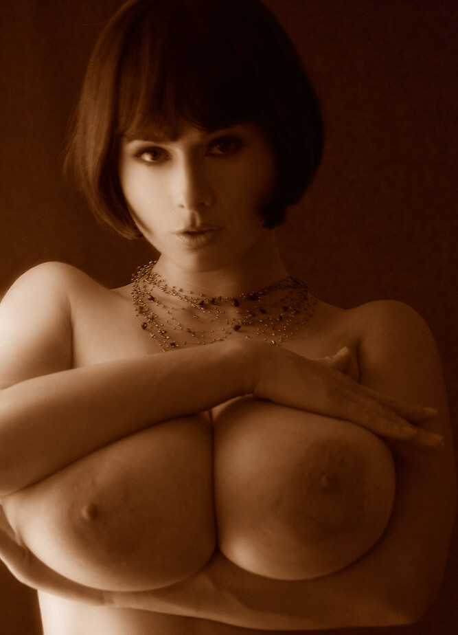 chloe-vevrier gallery photo #1682