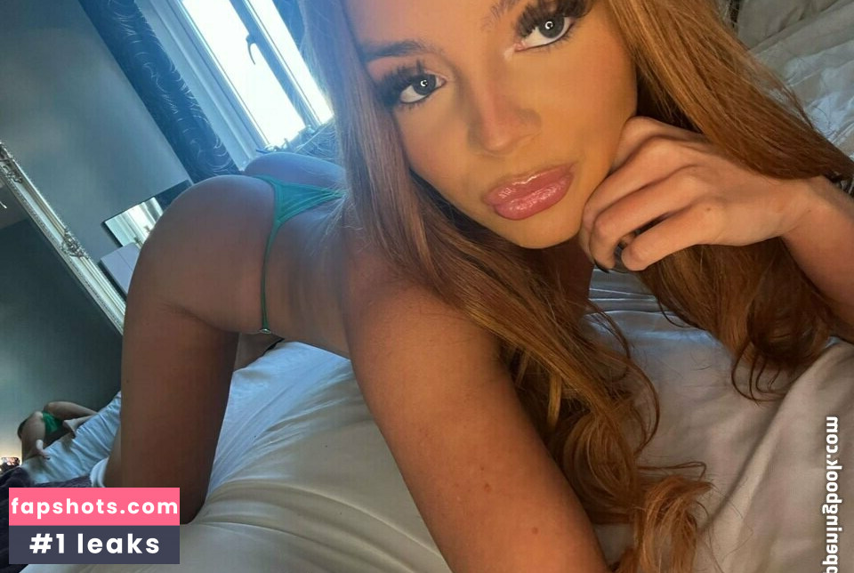 Chloe Ward gallery photo #2