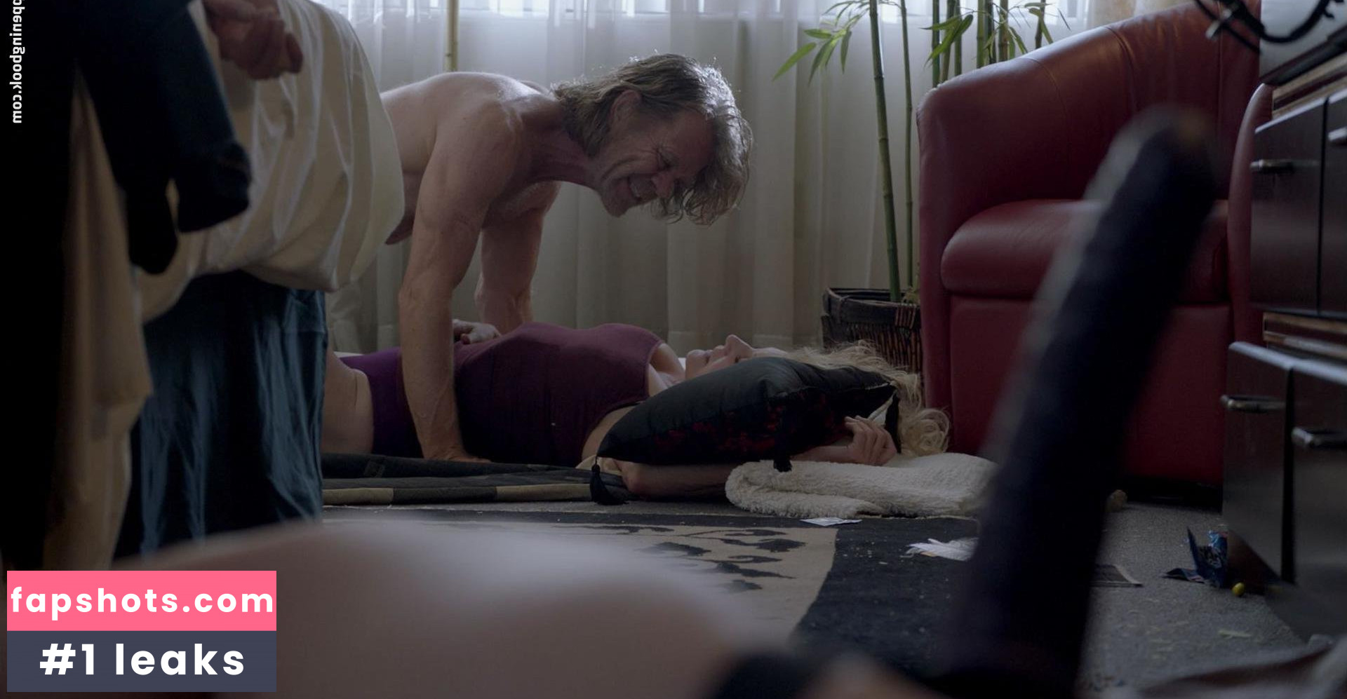 Chloe Webb gallery photo #12