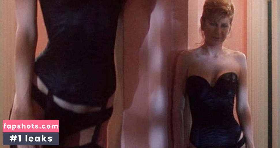 Chloe Webb gallery photo #21