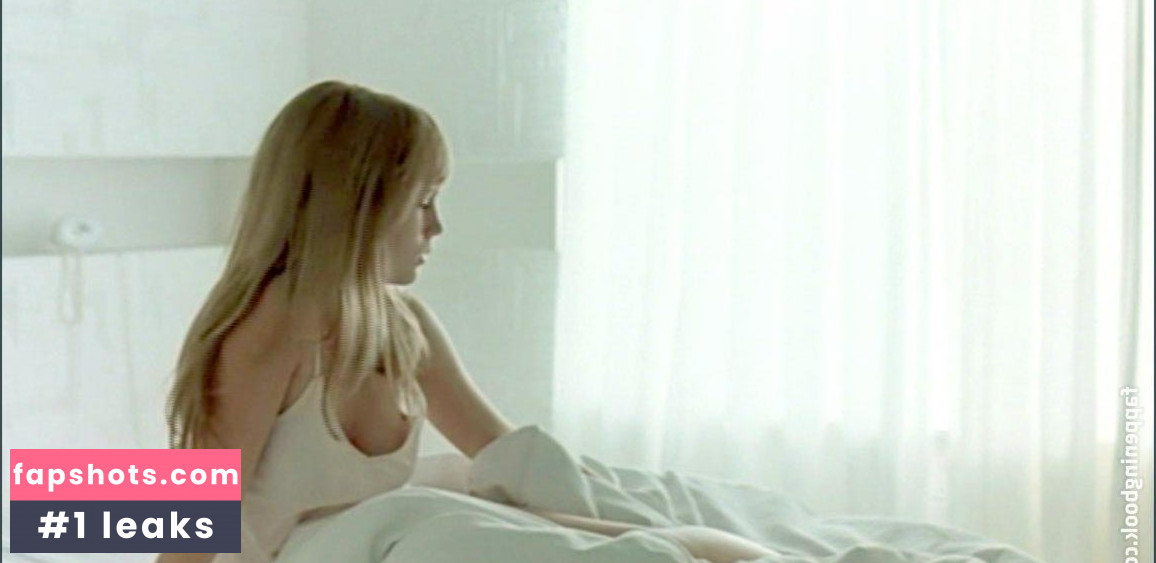 Chloé Winkel gallery photo #4