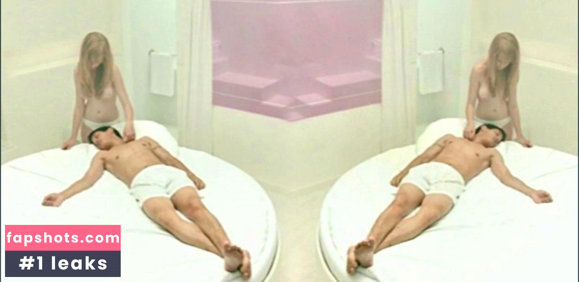 Chloé Winkel gallery photo #6