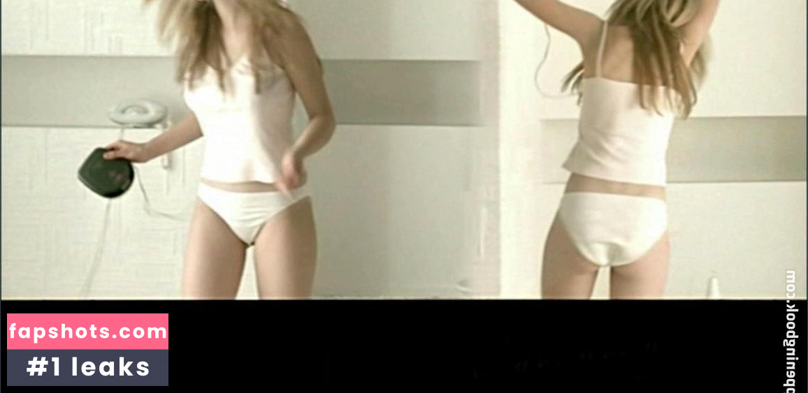 Chloé Winkel nude babe gallery