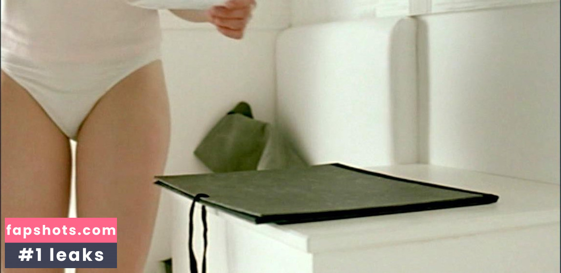 Chloé Winkel gallery photo #9