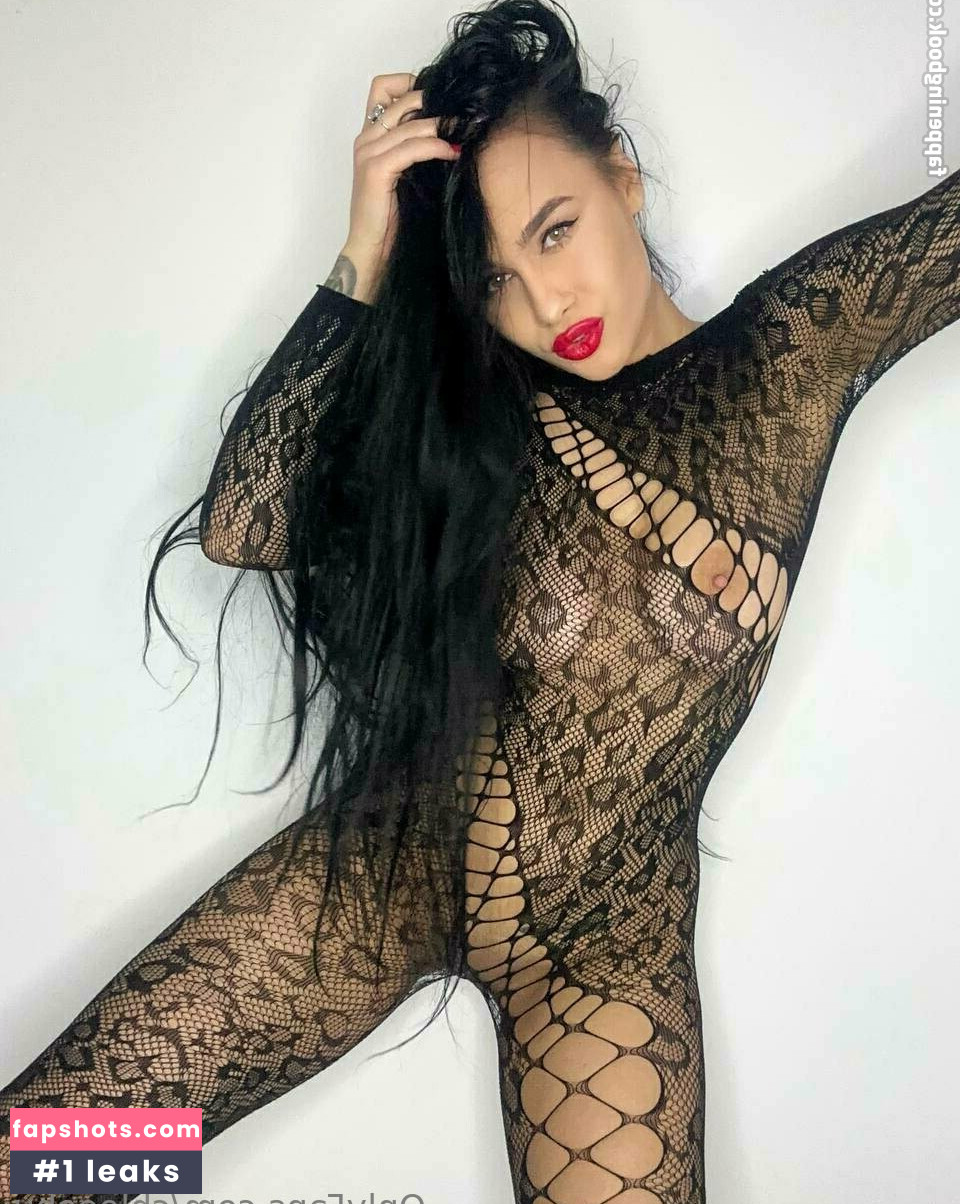 chloeebu Nude Leaks OnlyFans Photos #20 - Fapshots