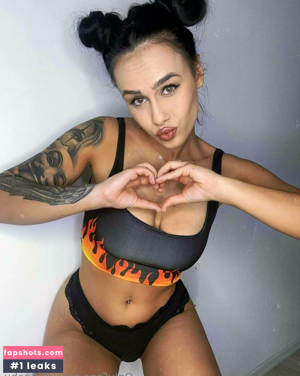 chloeebu Nude Leaks OnlyFans Photos #9 - Fapshots