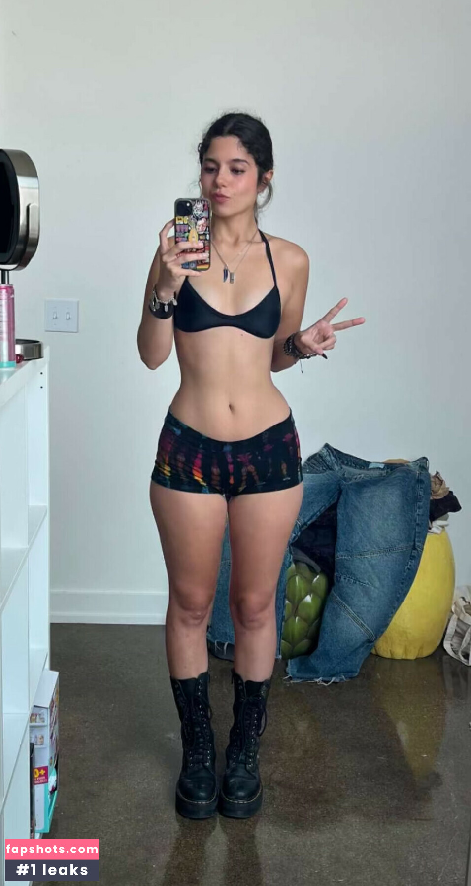 Chloeforero gallery photo #10