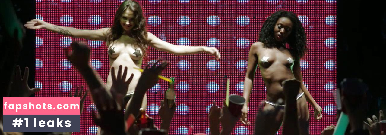 Chrissy Chambers gallery photo #5