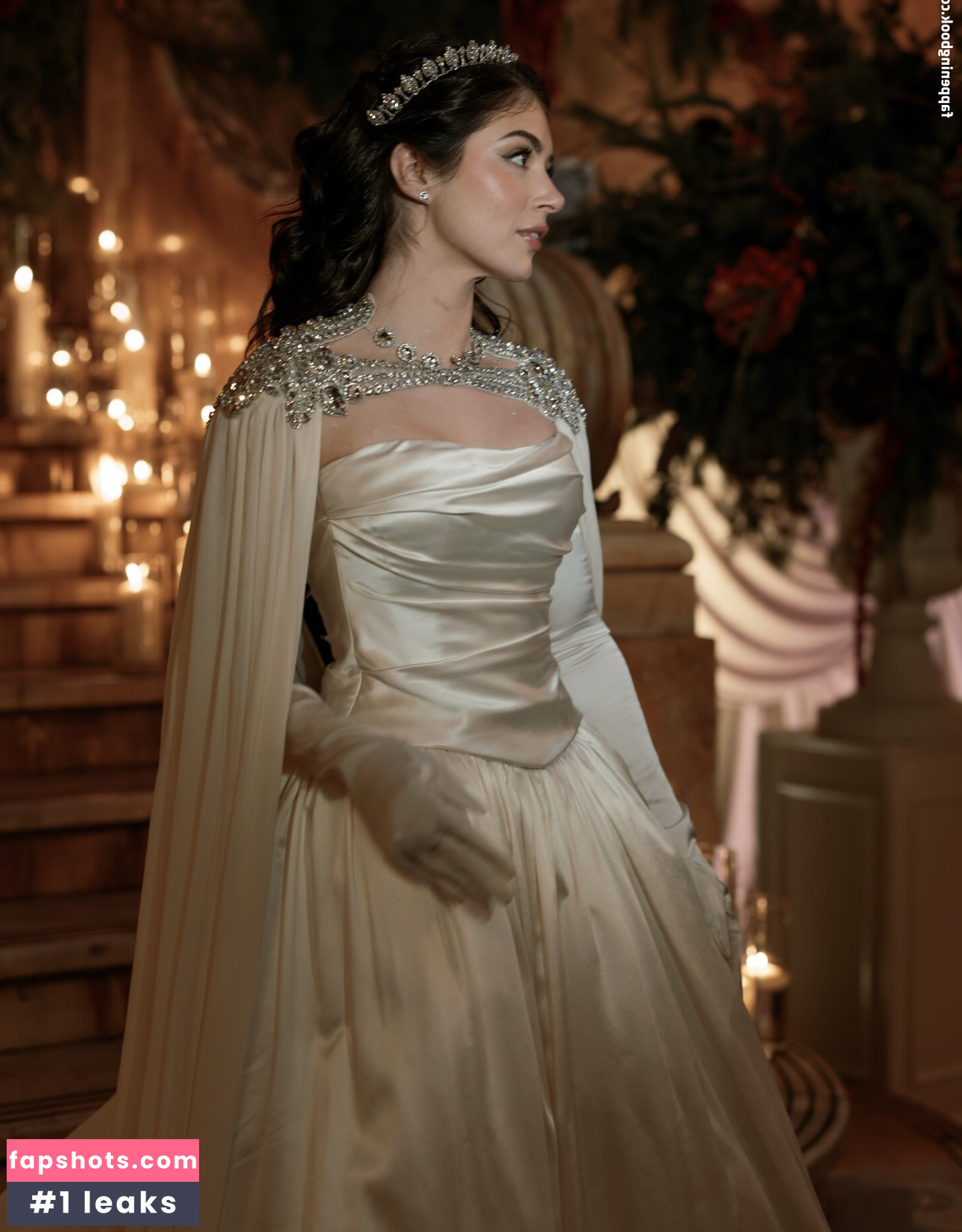 Chrissy Costanza gallery photo #2