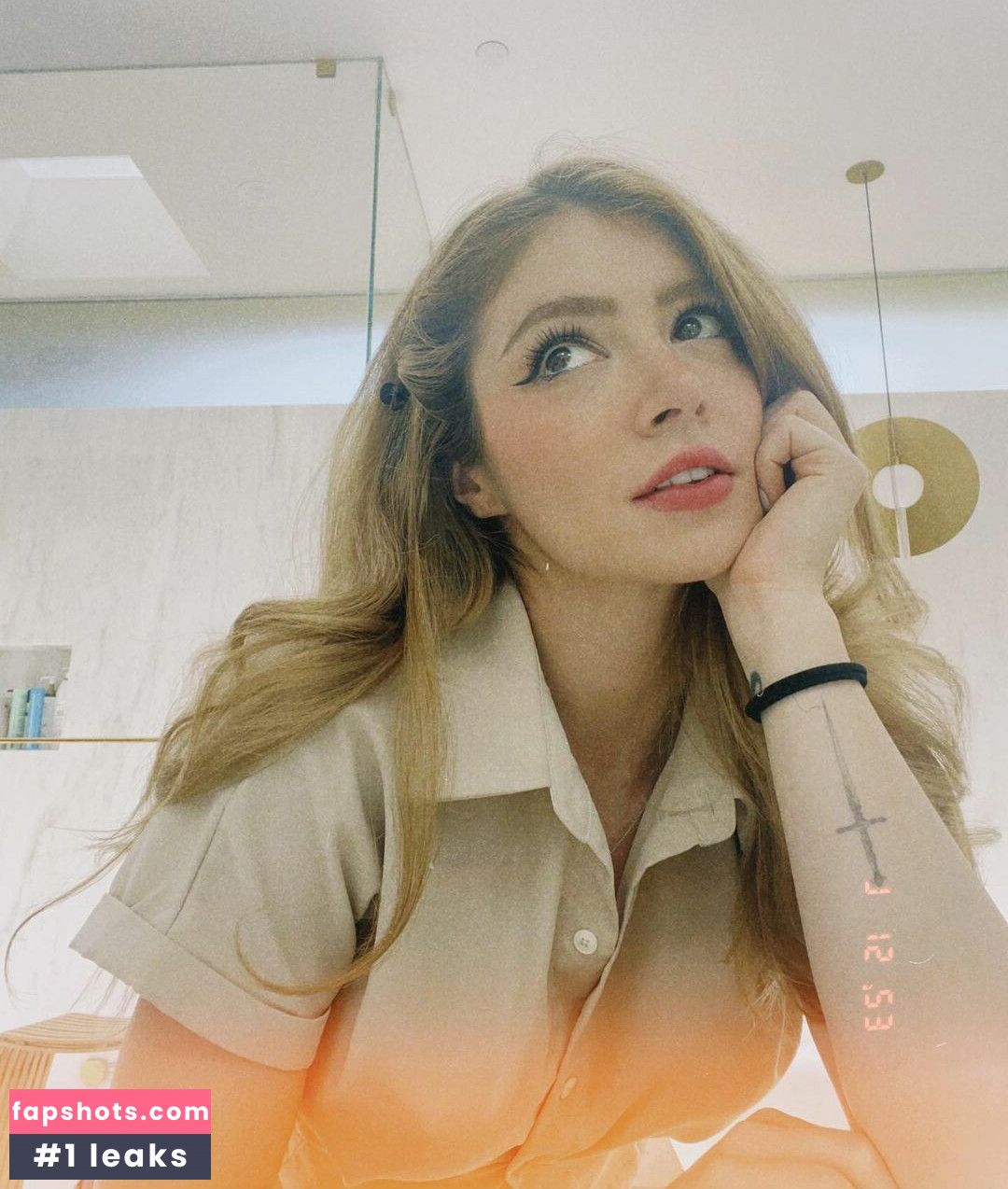 Chrissy Costanza gallery photo #105