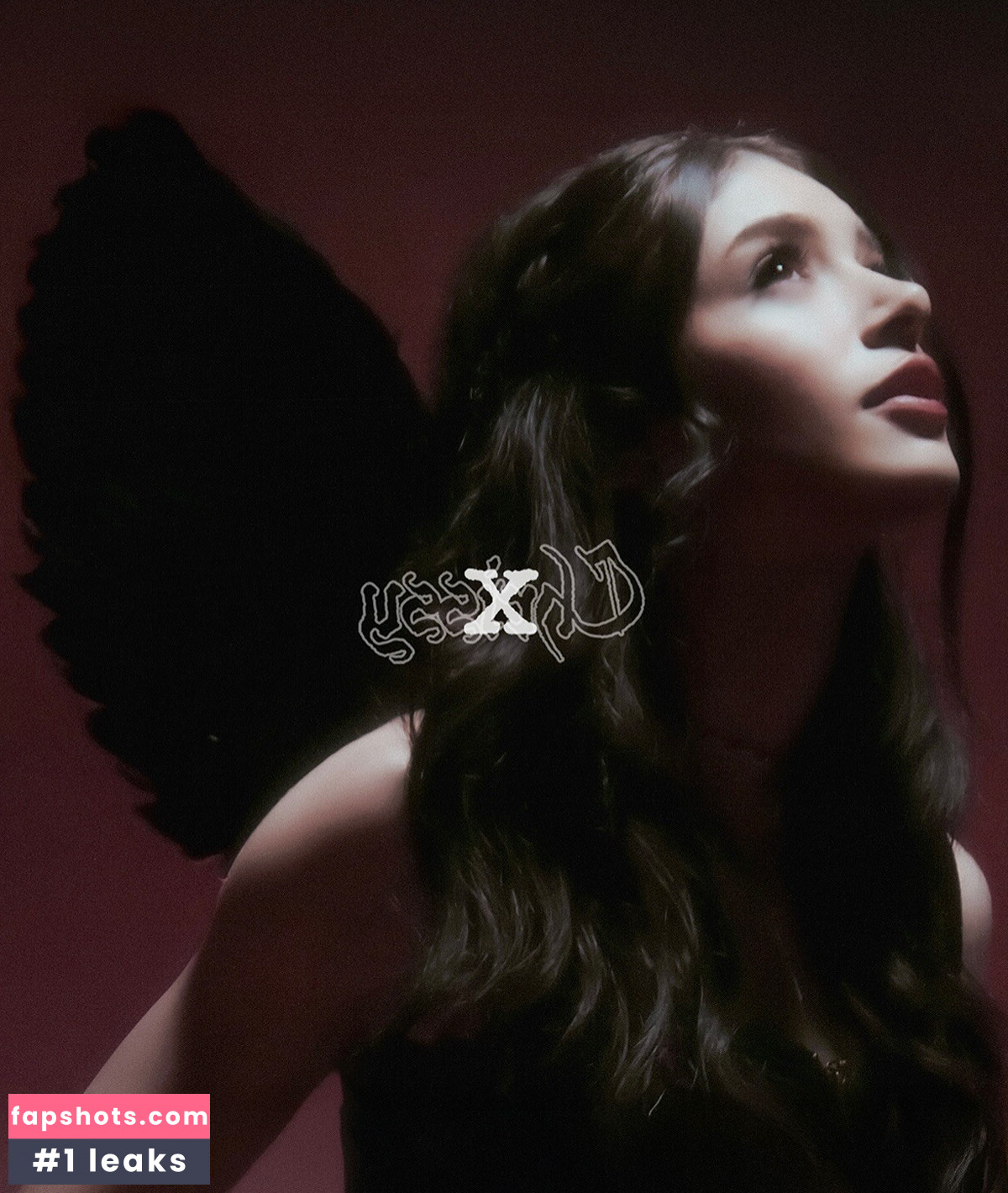 Chrissy Costanza gallery photo #12