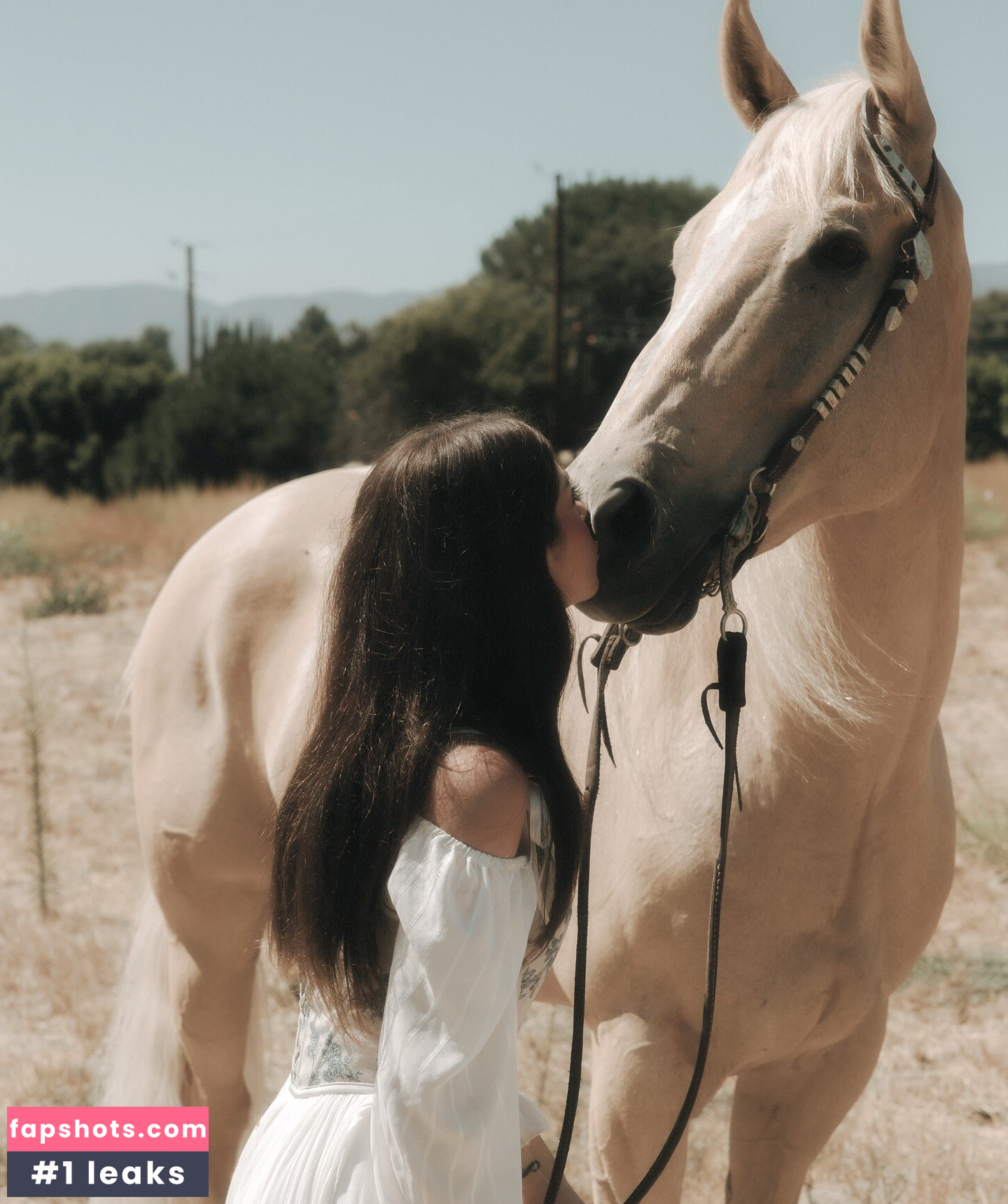 Chrissy Costanza gallery photo #13