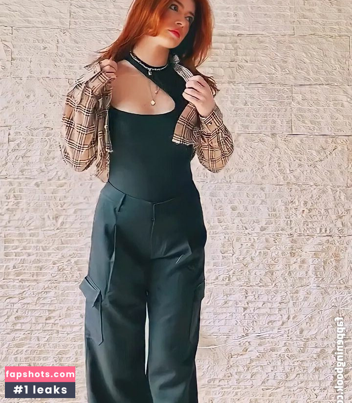 Chrissy Costanza gallery photo #126