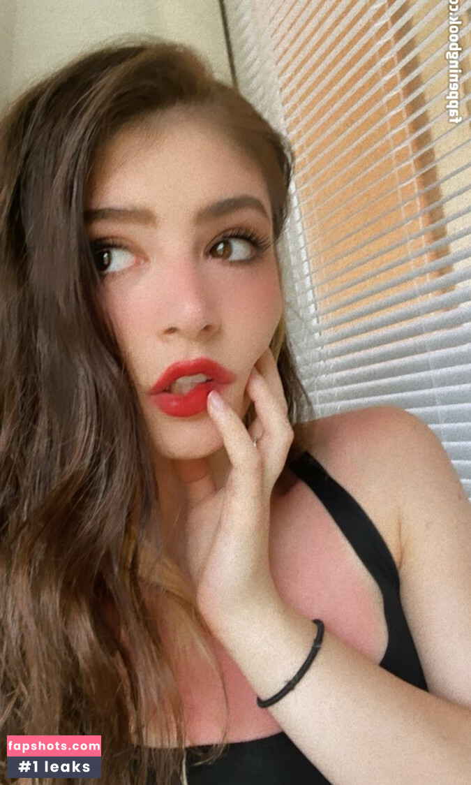 Chrissy Costanza gallery photo #135