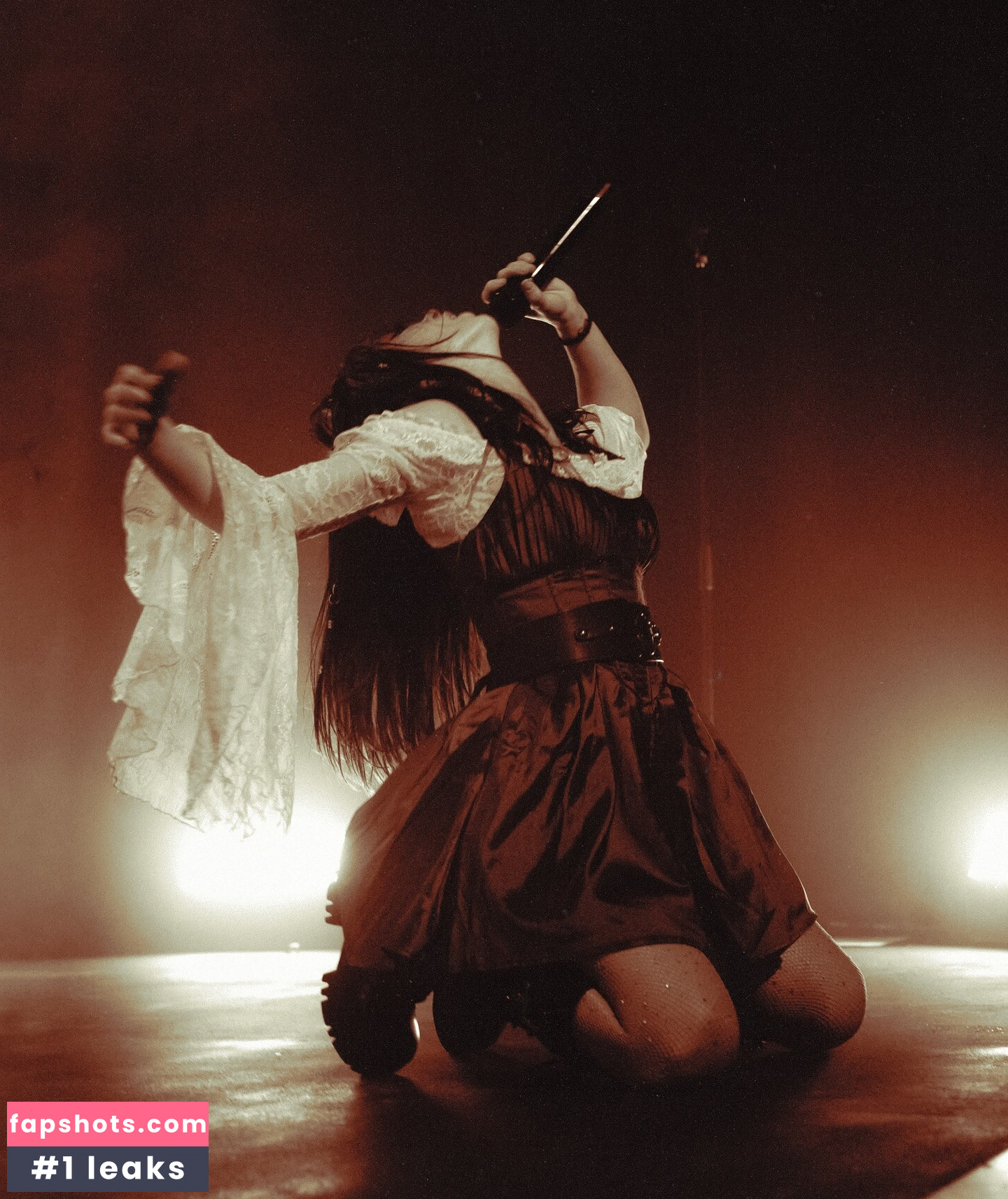 Chrissy Costanza gallery photo #15