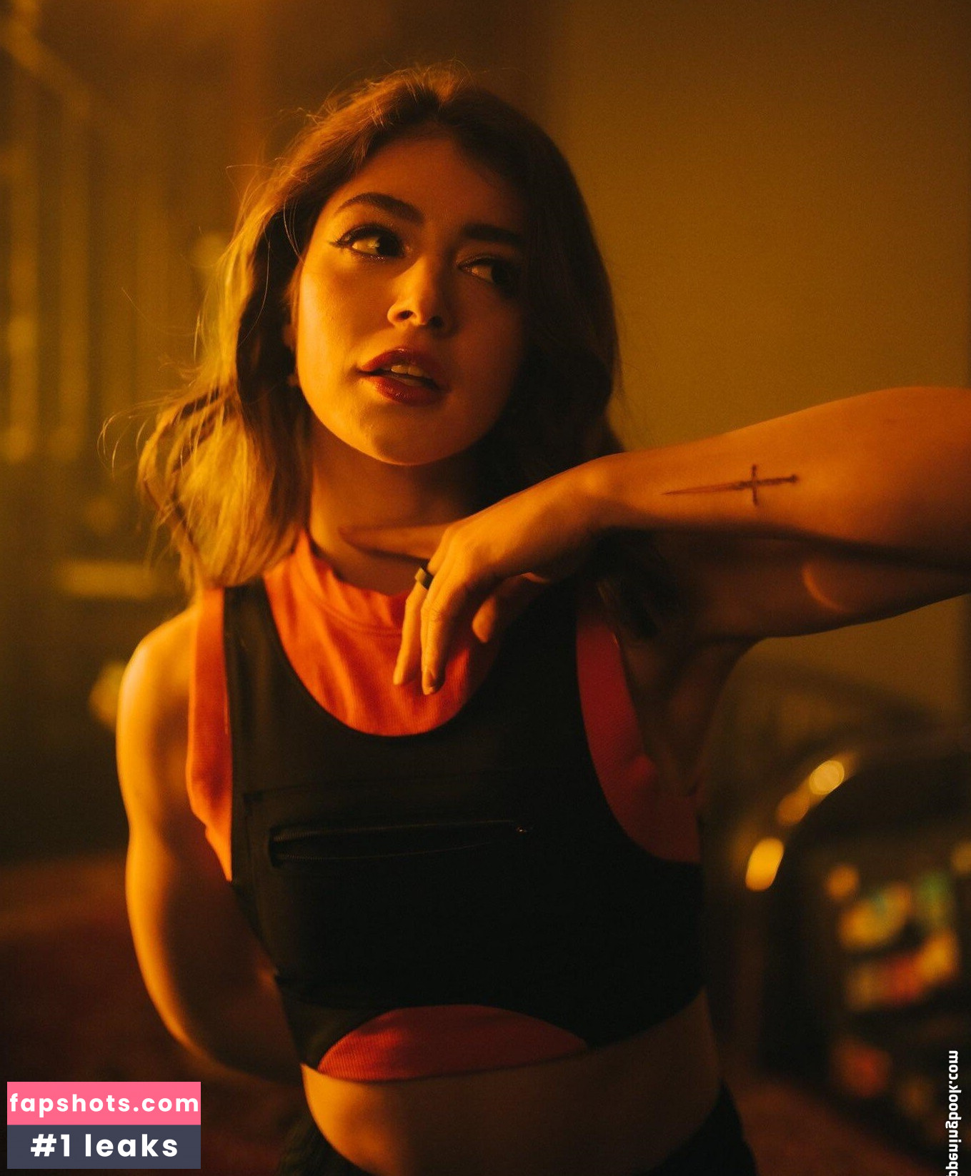 Chrissy Costanza gallery photo #148