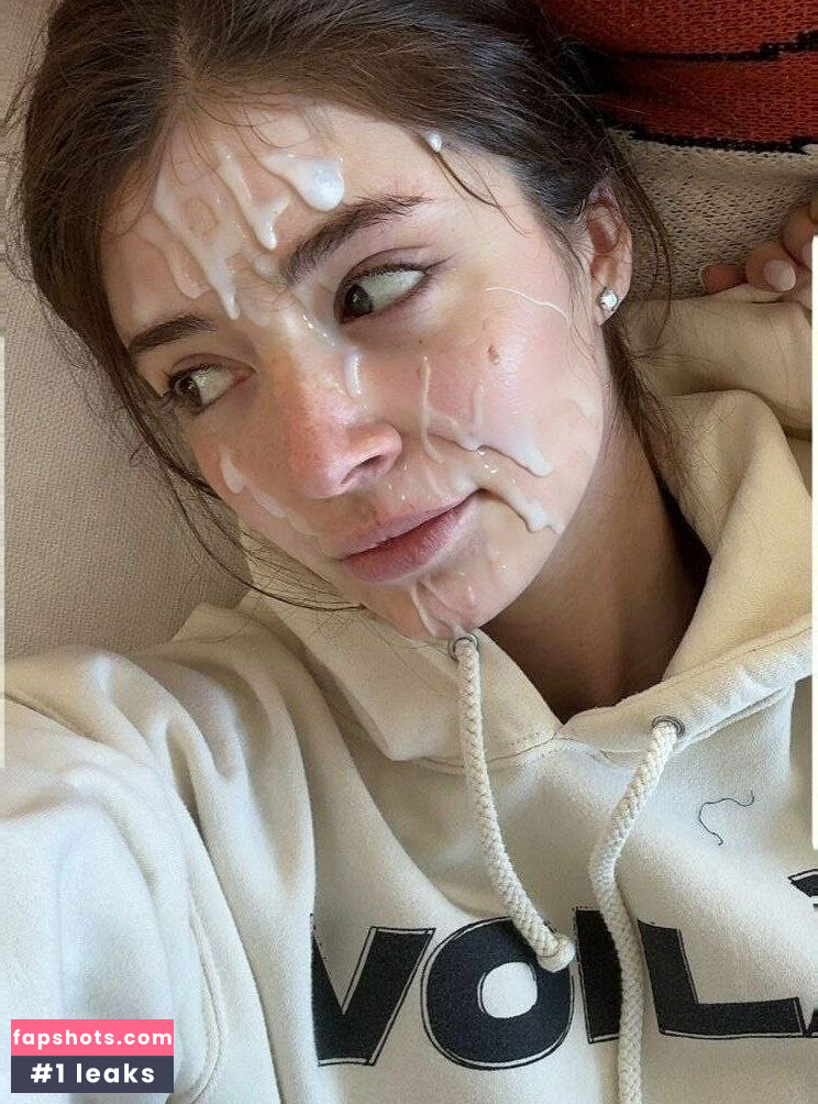 Chrissy Costanza gallery photo #21