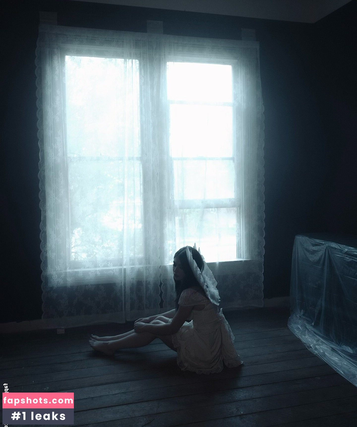 Chrissy Costanza gallery photo #26