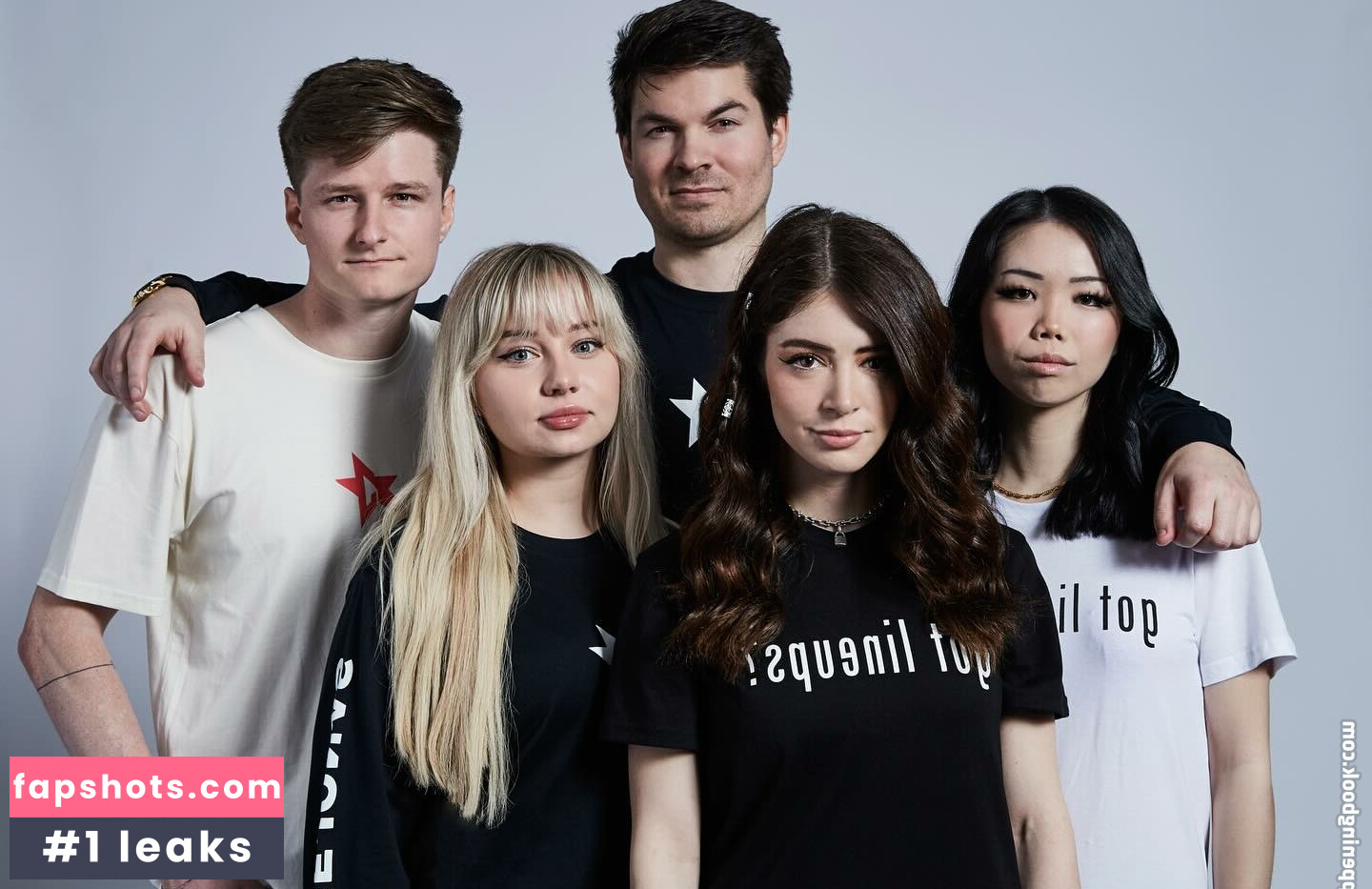 Chrissy Costanza gallery photo #49