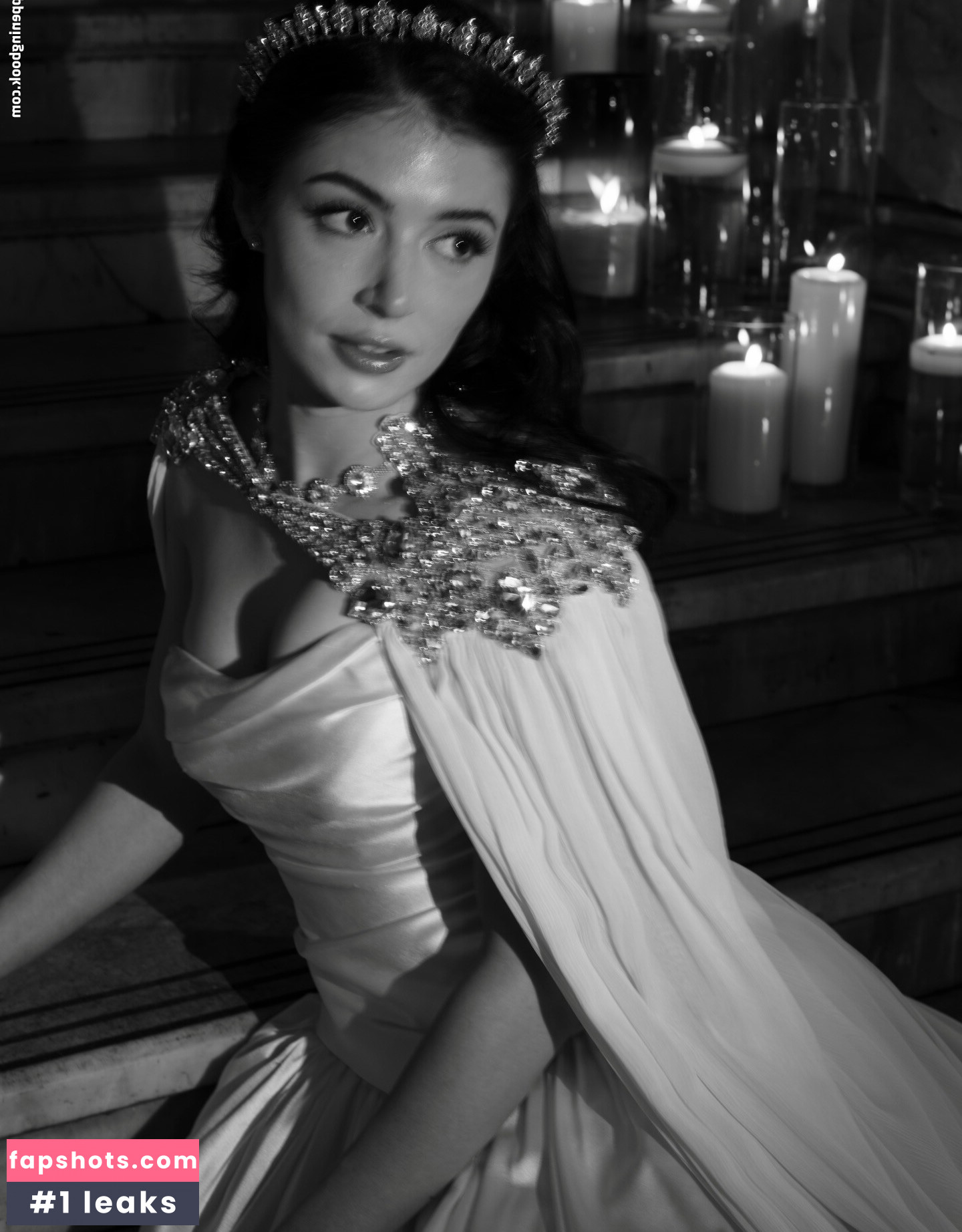 Chrissy Costanza gallery photo #6