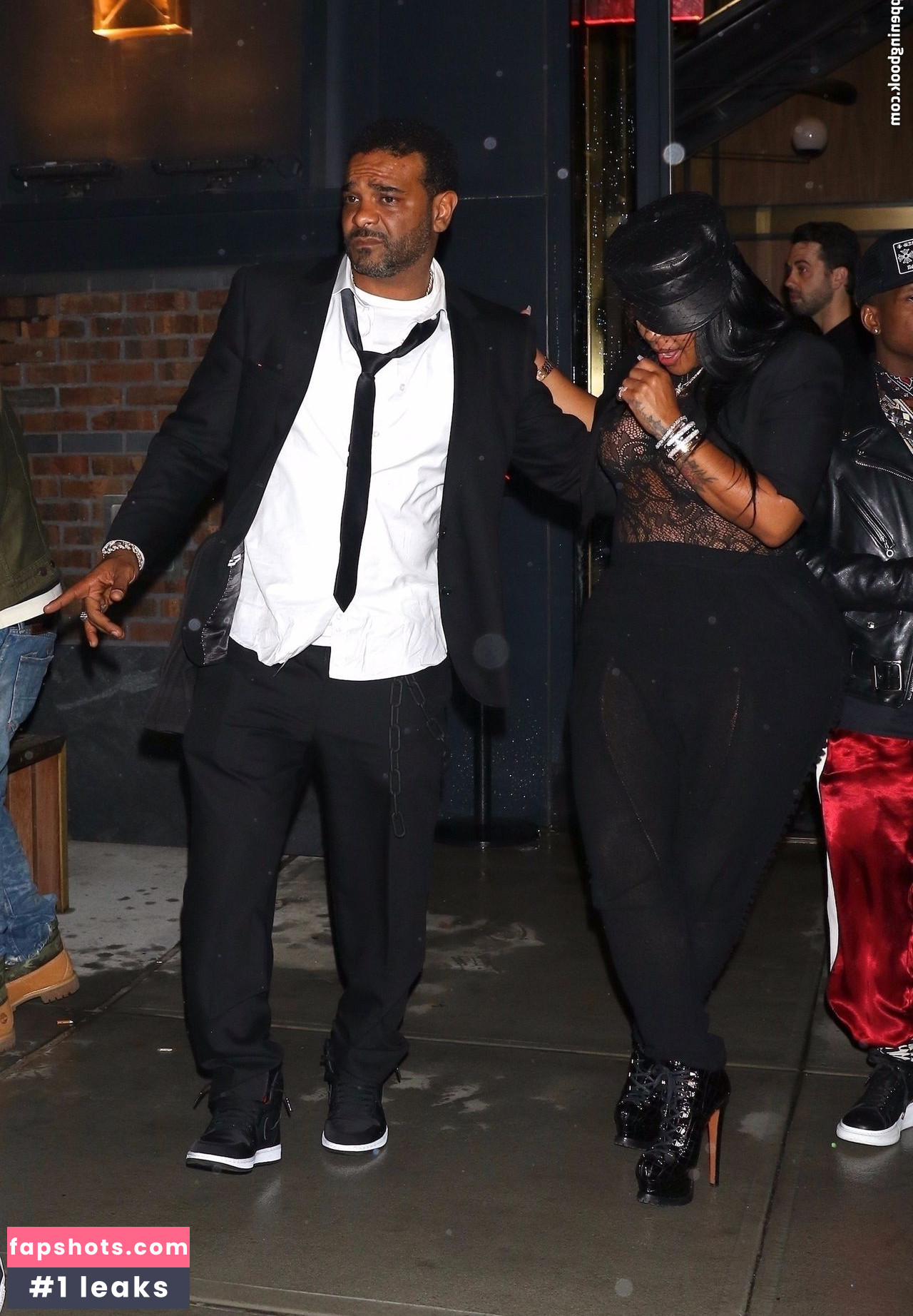 Chrissy Lampkin nude babe gallery