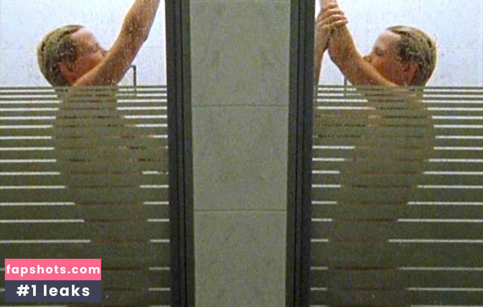 Chrissy Schulz gallery photo #14