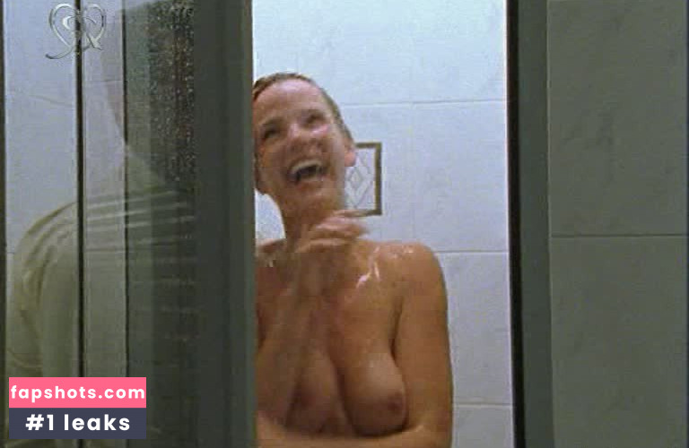 Chrissy Schulz gallery photo #22