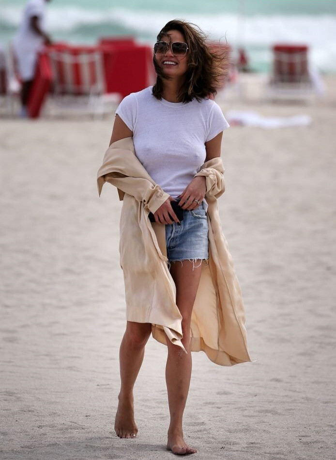 chrissy-teigen gallery photo #610