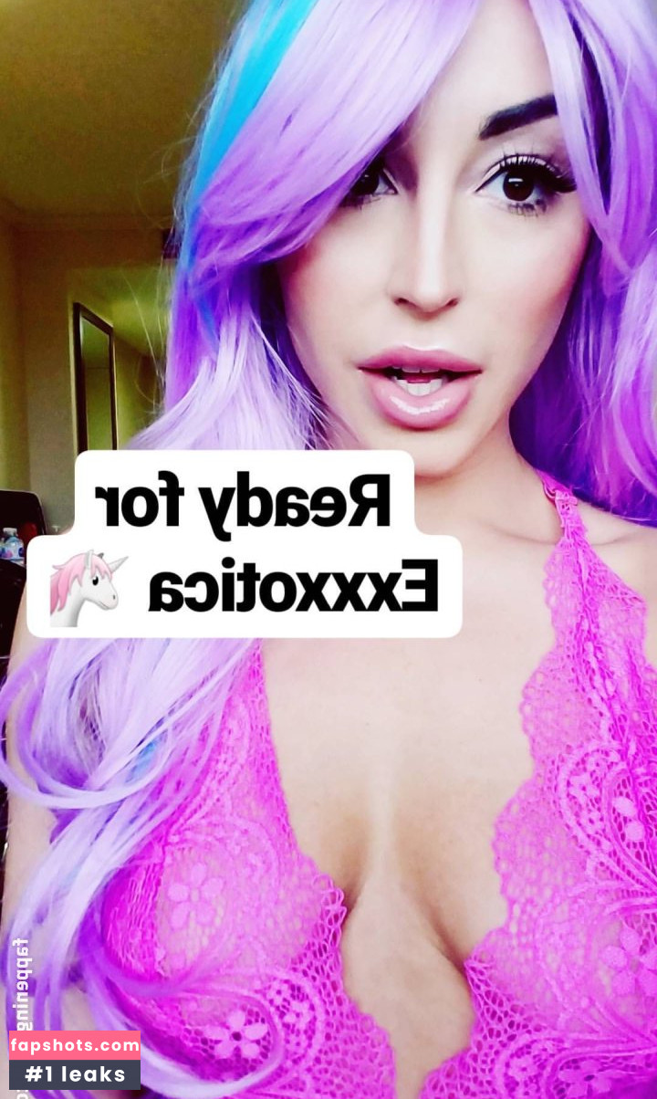 Christiana Cinn gallery photo #39