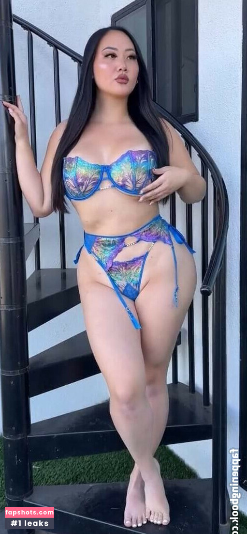 Christie Anne gallery photo #10