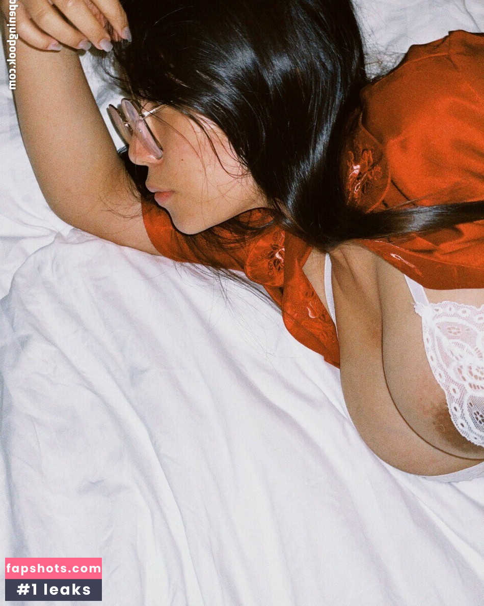 Christie Dewi gallery photo #3