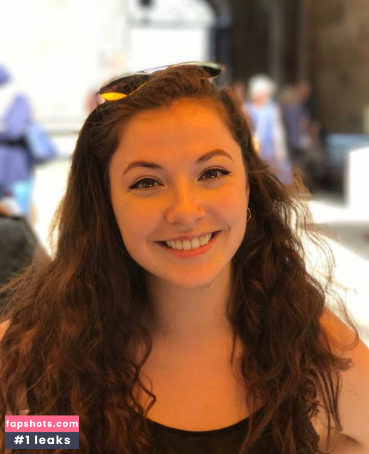 Christie Russell-Brown gallery photo #12