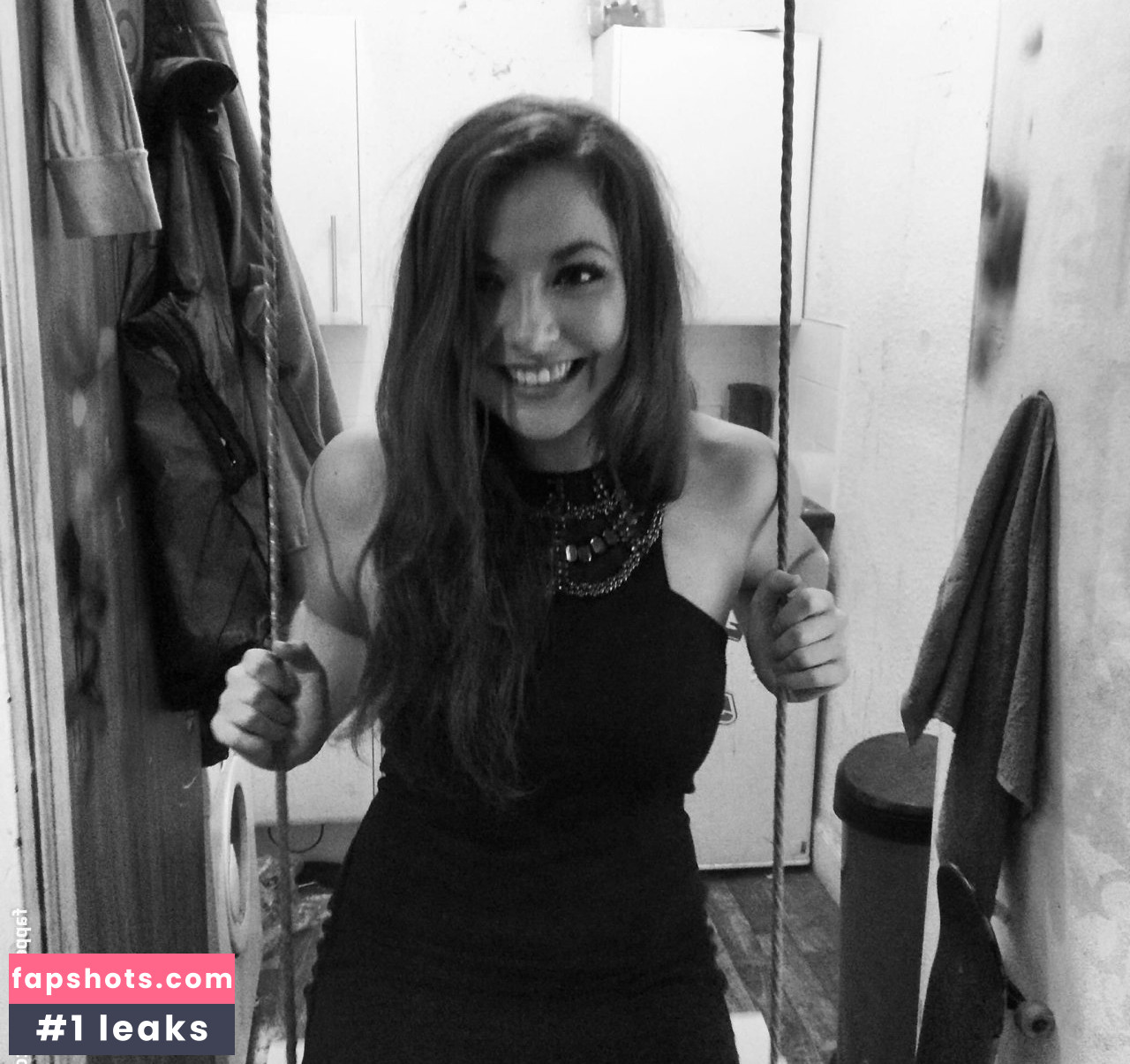 Christie Russell-Brown gallery photo #3