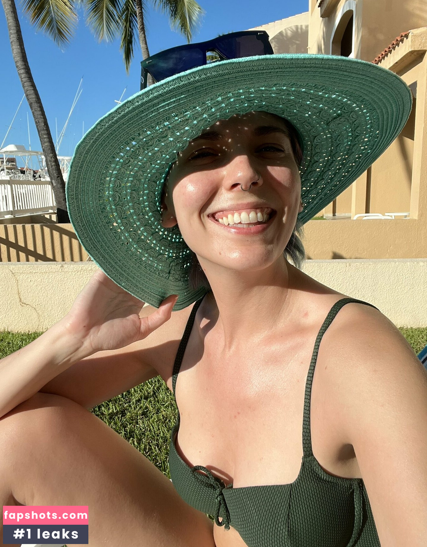 Christie Skylar gallery photo #2