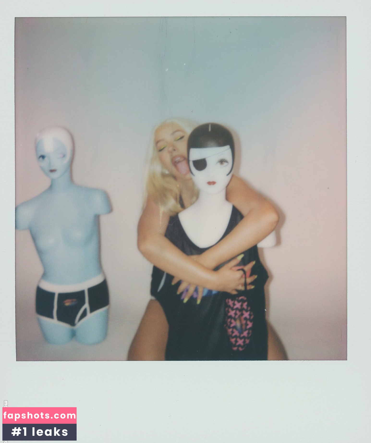 Christina Aguilera gallery photo #105