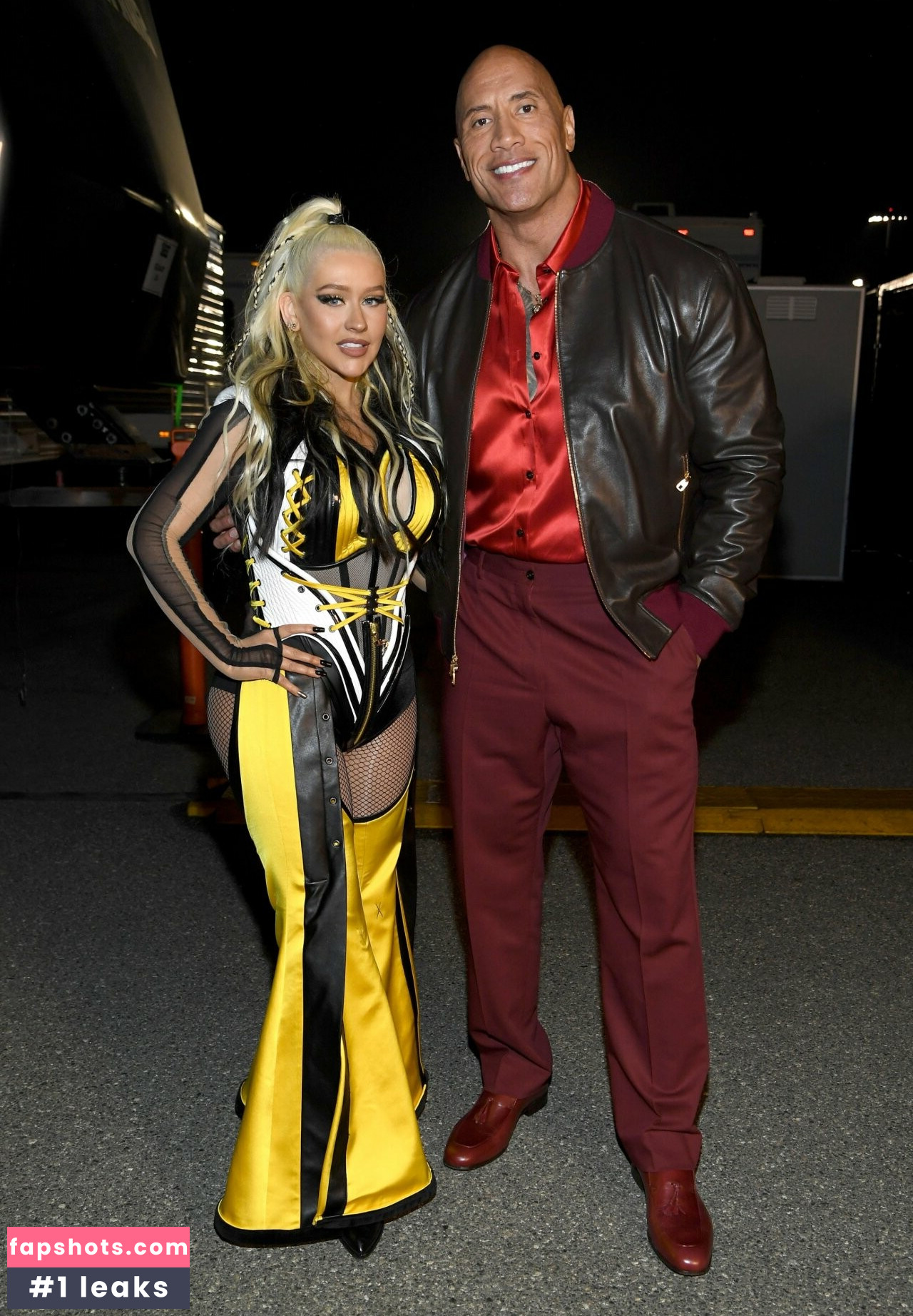 Christina Aguilera gallery photo #110