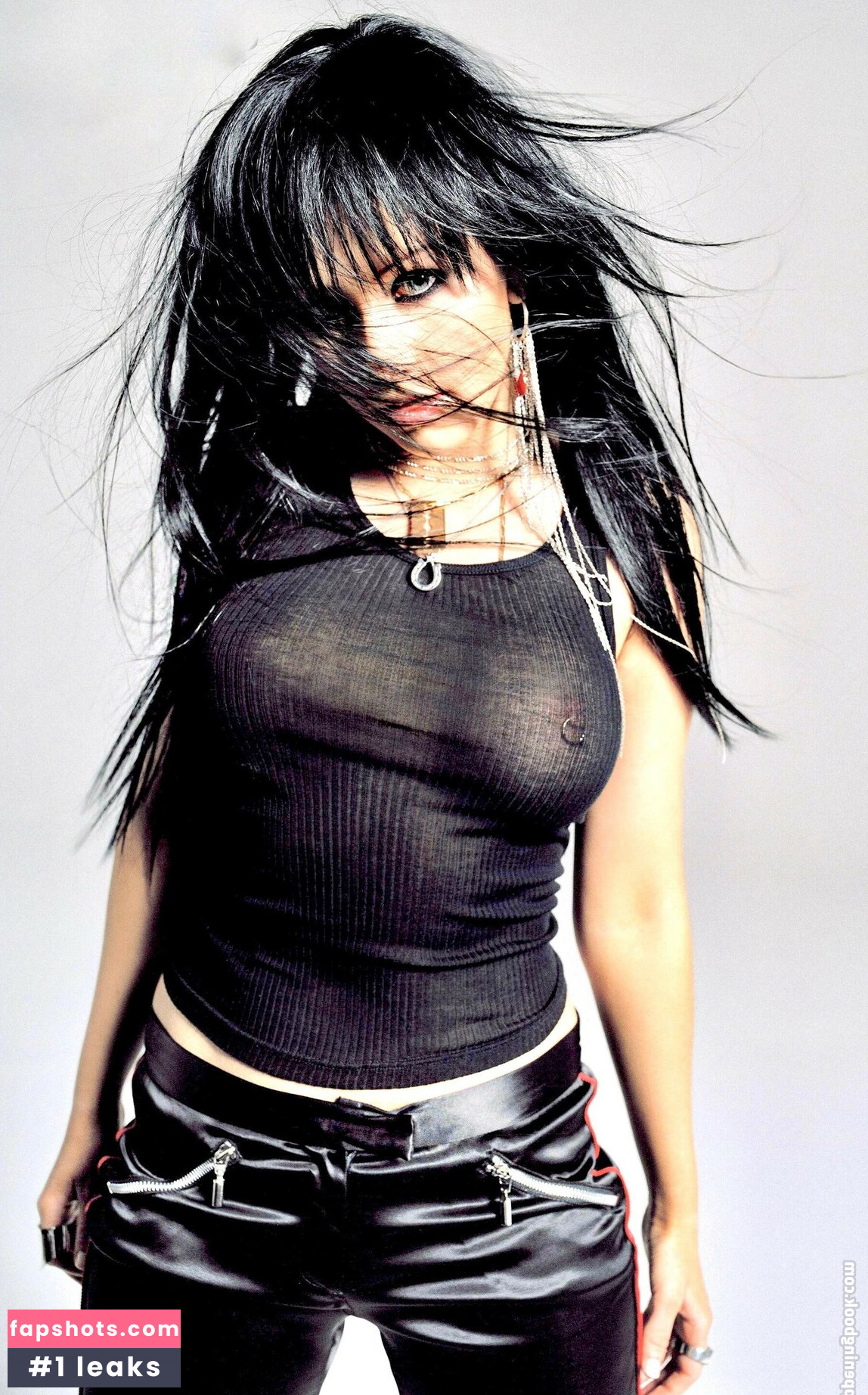 Christina Aguilera gallery photo #158