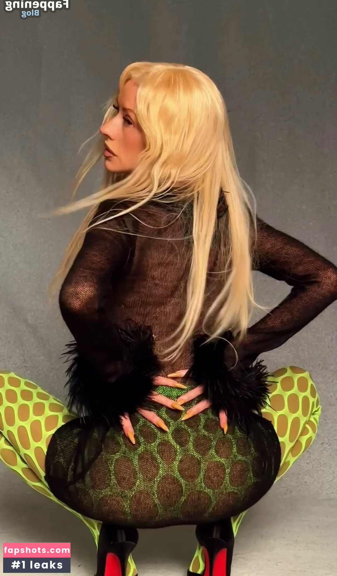 Christina Aguilera gallery photo #166