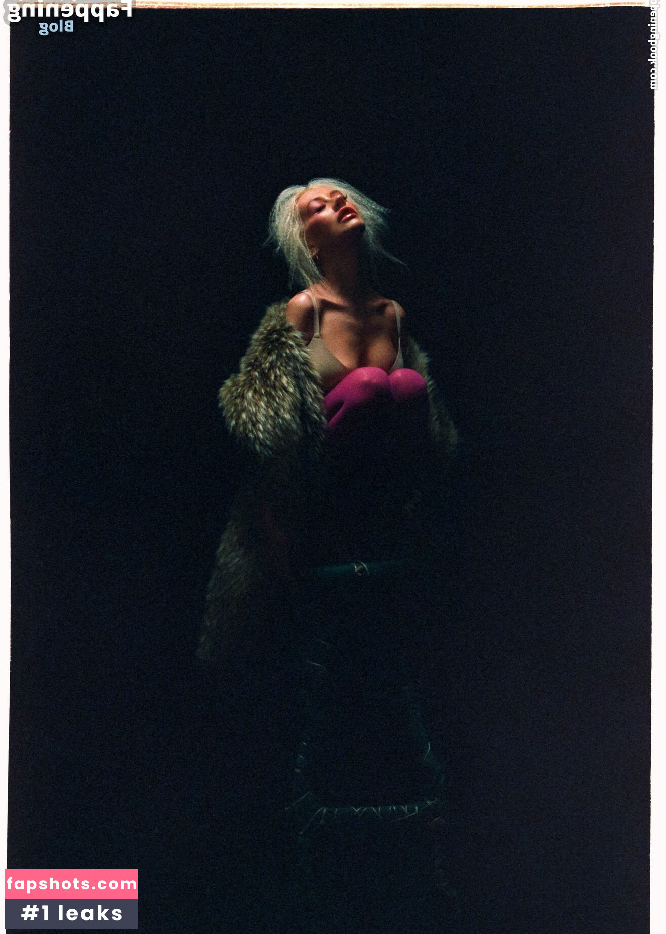 Christina Aguilera gallery photo #167