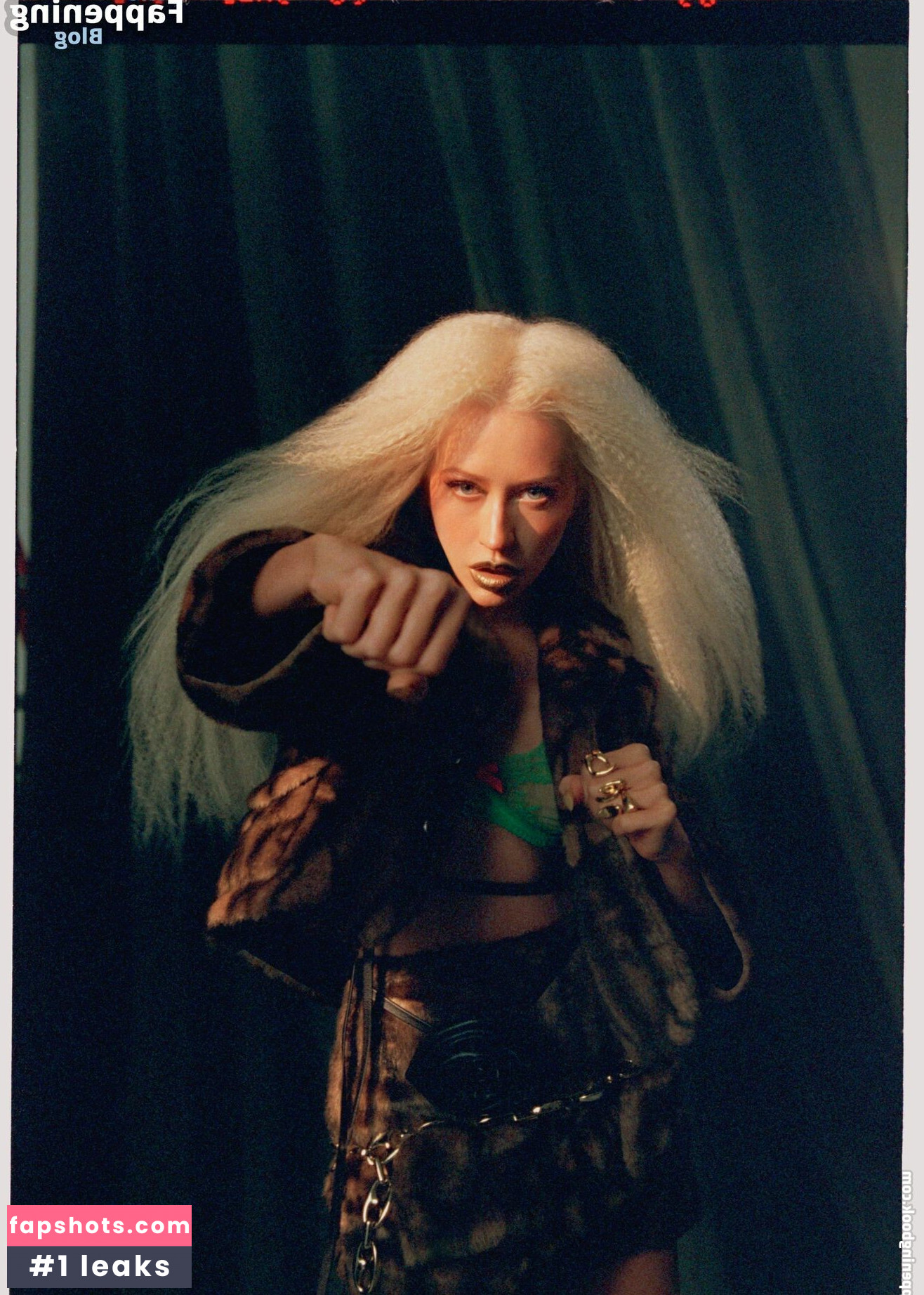 Christina Aguilera gallery photo #168