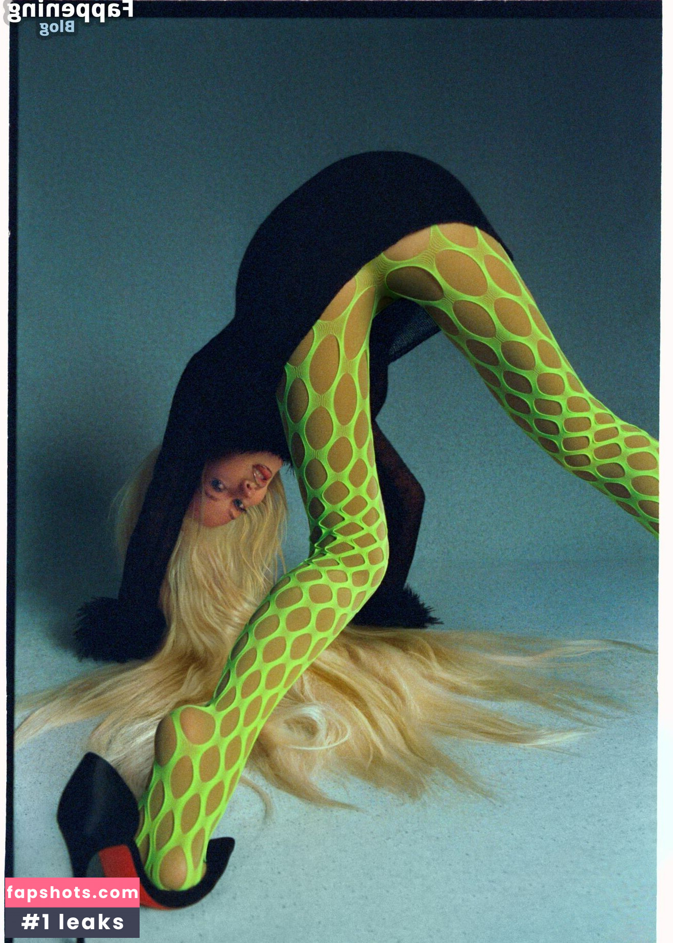 Christina Aguilera gallery photo #174