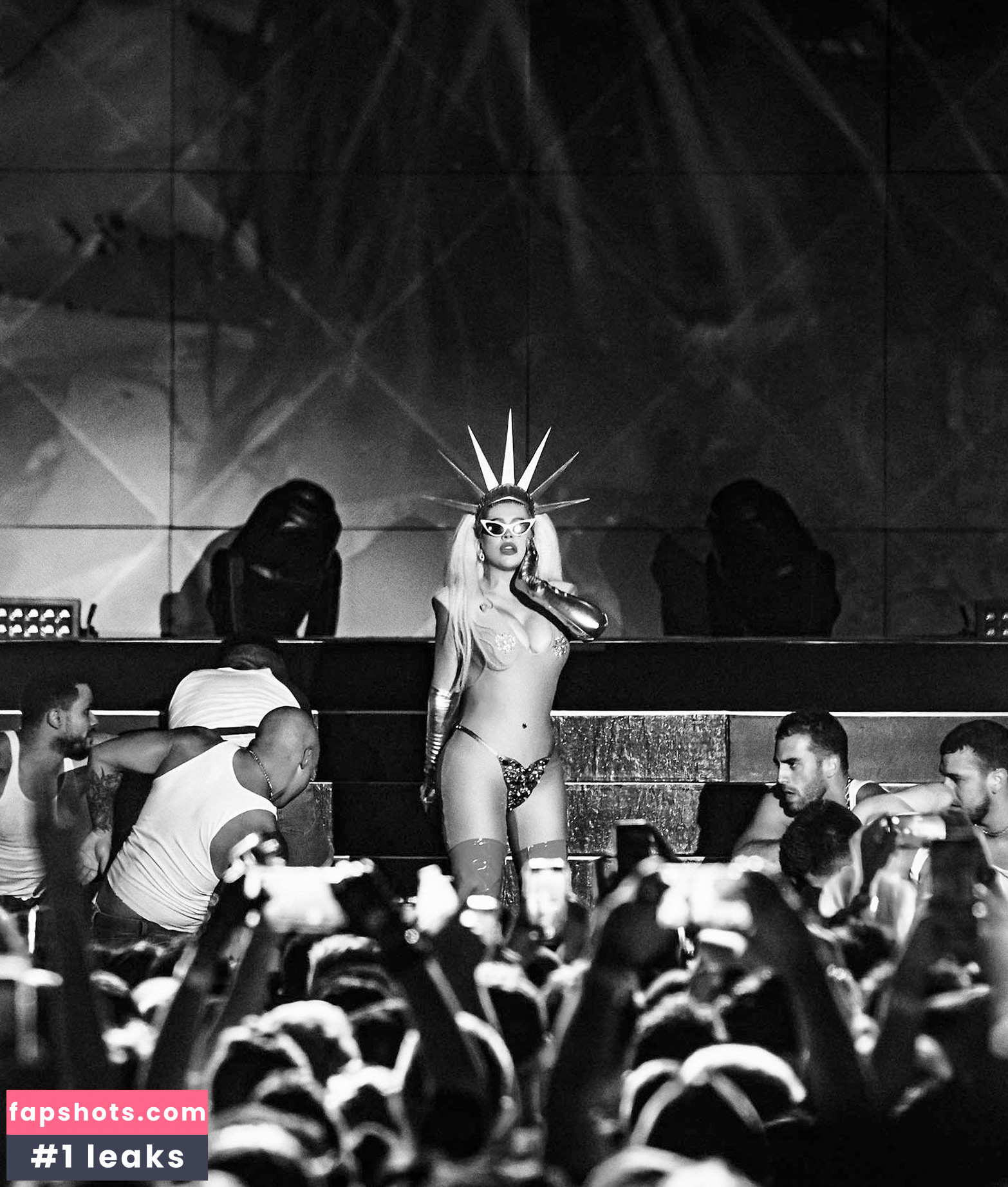 Christina Aguilera Nude Leaks OnlyFans Photos #1786 - LeakJerk