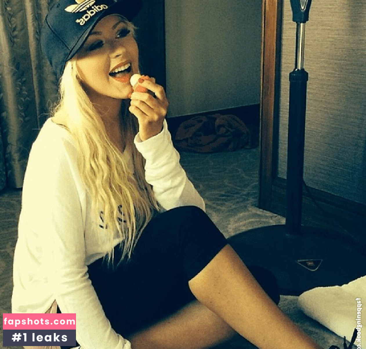 Christina Aguilera Nude Leaks OnlyFans Photos #1855 - LeakJerk