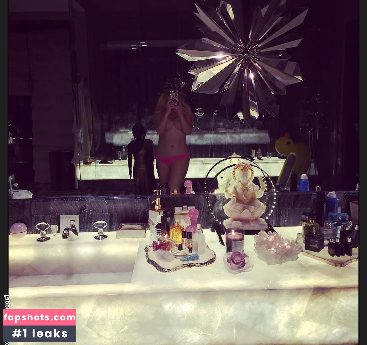 Christina Aguilera Nude Leaks OnlyFans Photos #1856 - LeakJerk