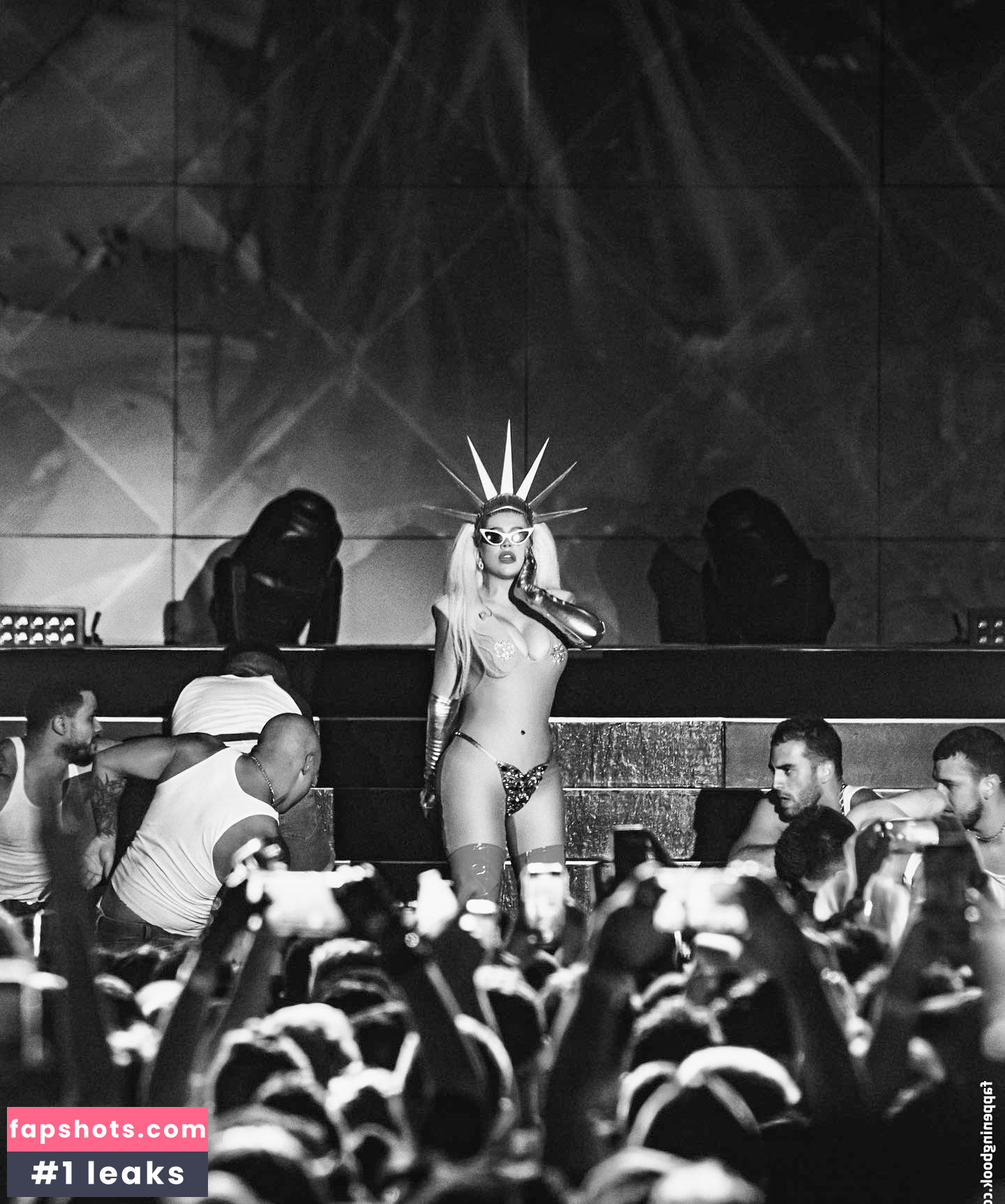 Christina Aguilera Nude Leaks OnlyFans Photos #1872 - LeakJerk