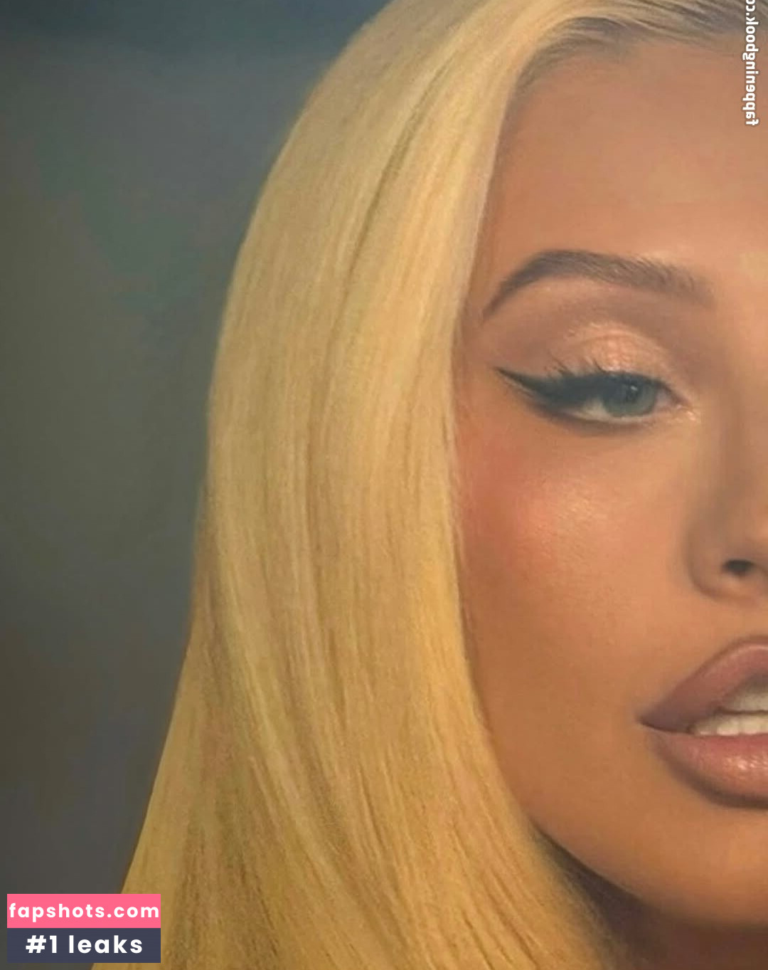 Christina Aguilera gallery photo #3