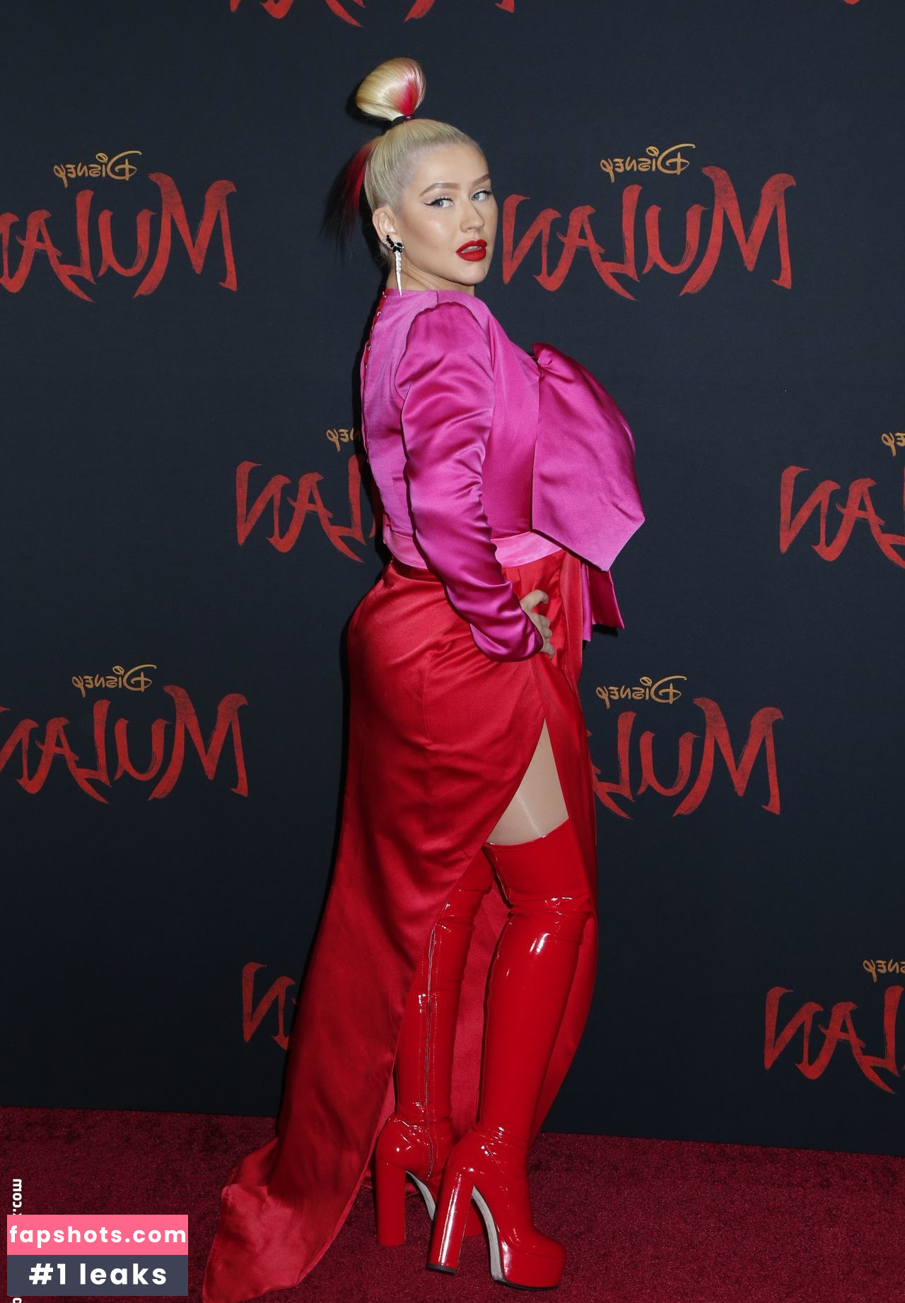 Christina Aguilera Nude Leaks OnlyFans Photos #2047 - LeakJerk