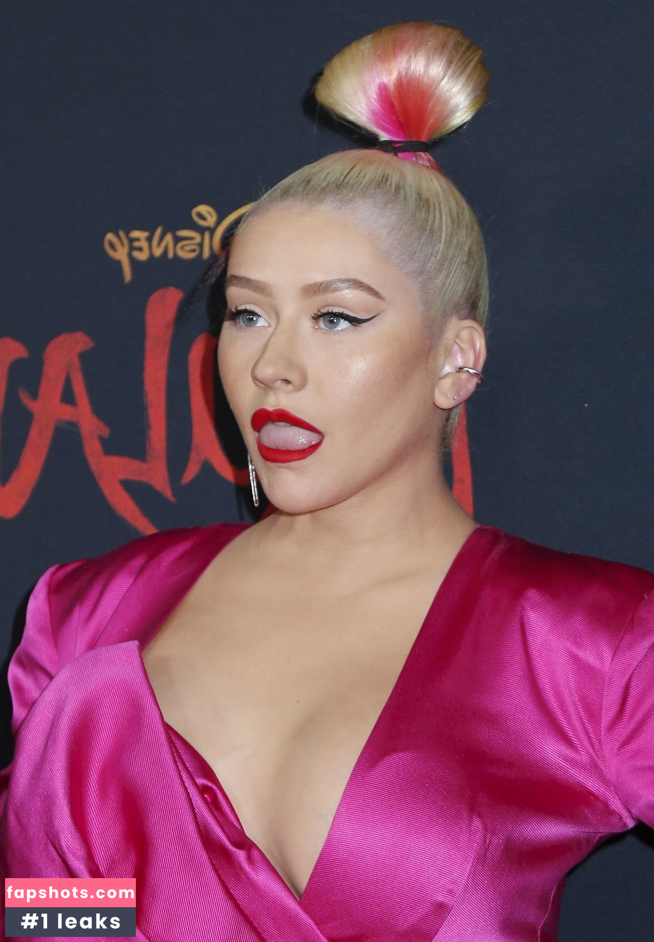 Christina Aguilera Nude Leaks OnlyFans Photos #2055 - LeakJerk